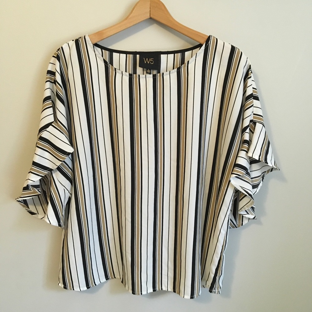 W5 striped blouse with short ruffle bell sleeve, women’s size large, black tan